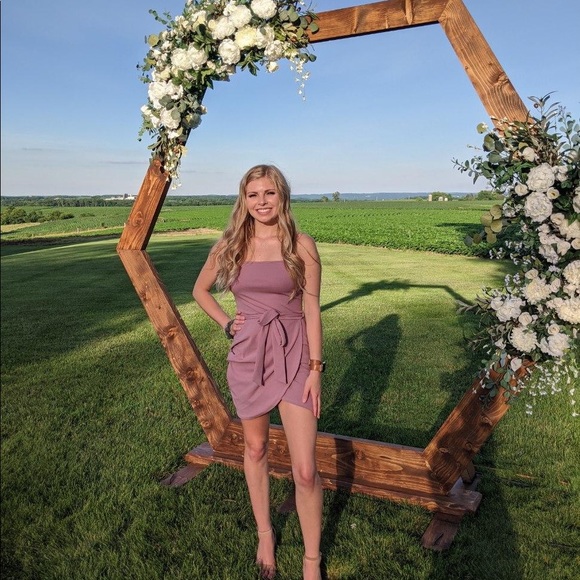 Meet your Posher, Jillian - Picture 3 of 10